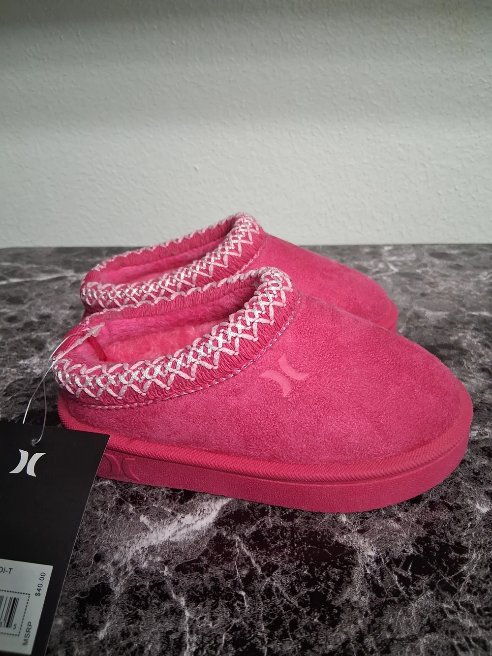 NWT'S Kids Hurley Pink Slip-On Cozy Slippers Size 8